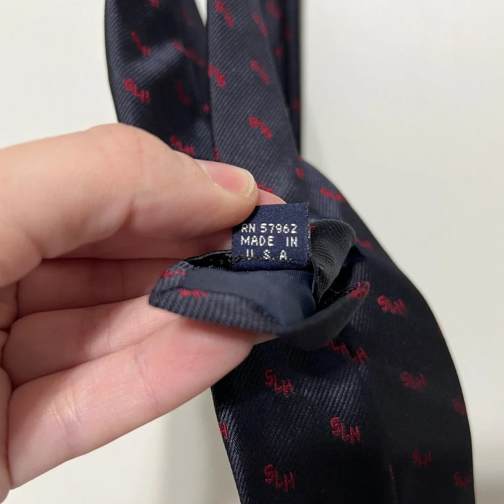 Camalier &‎ Buckley Mens Silk Tie Navy Blue Red Made in USA